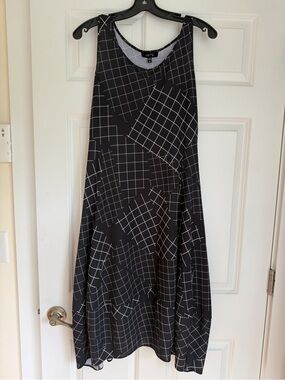 Comfy USA Black Maxi Dress with White Grid Pattern